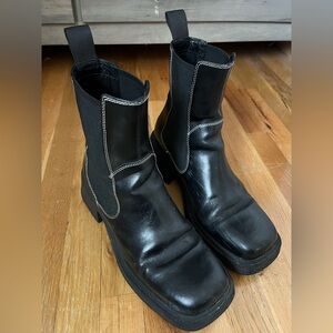 Vagabond Dora Boots - Black Leather with White stitching